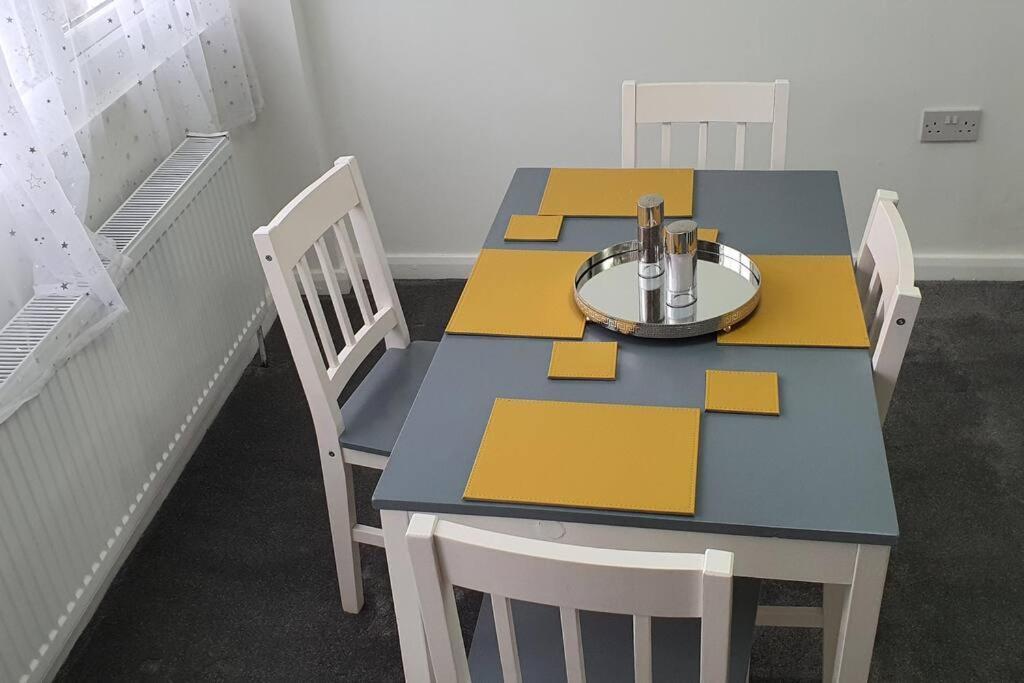 Exquisite And Modern 2 Bed Maisonette Harmondsworth Exterior photo